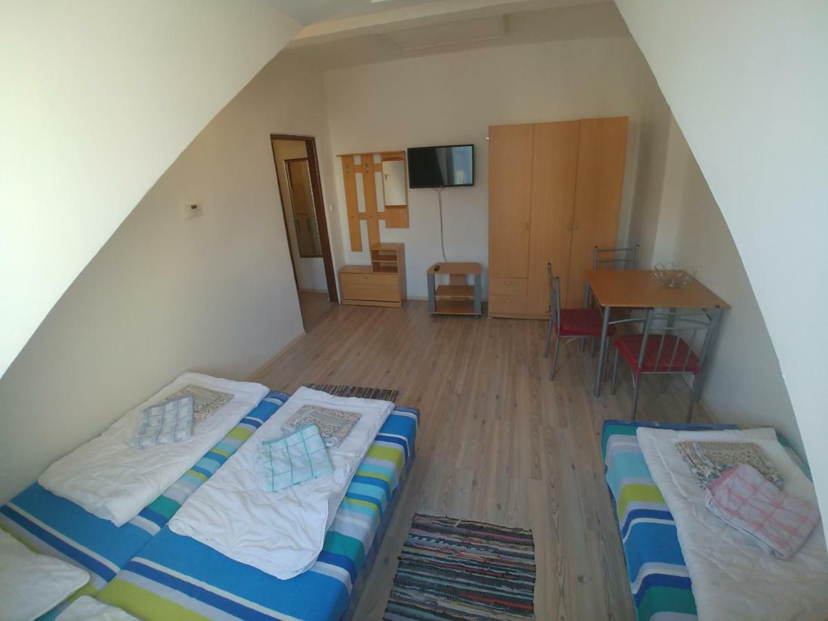 KV APARTMANS Varšavská Karlovy Vary Exteriér fotografie