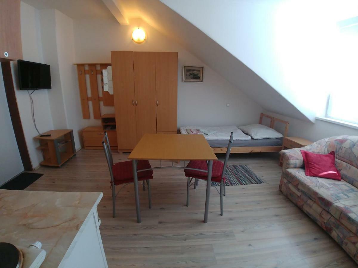 KV APARTMANS Varšavská Karlovy Vary Exteriér fotografie